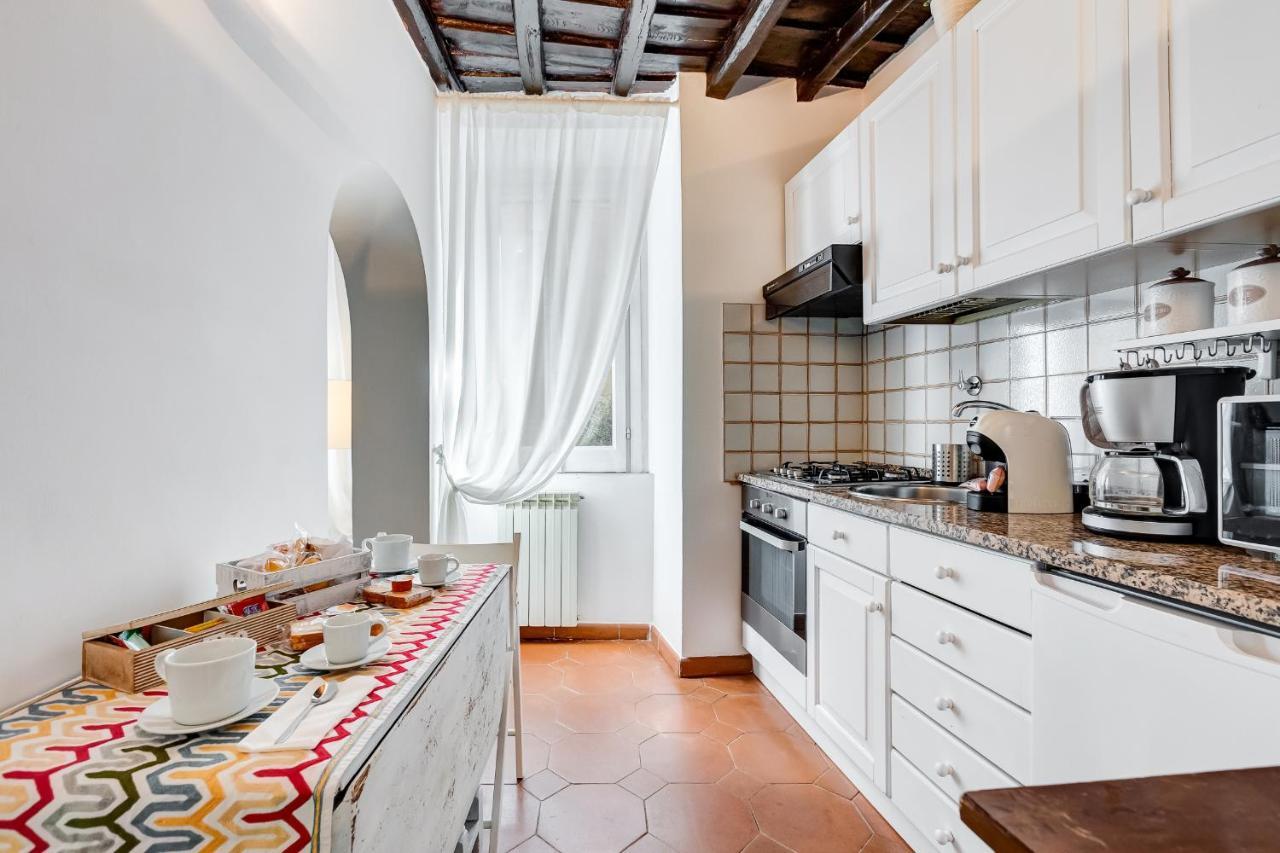 White Coronari Apartment Рим Экстерьер фото